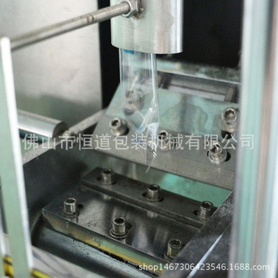 茶叶包装机 全自动三角袋茶叶包装机 小型立式包装机厂家供应图5