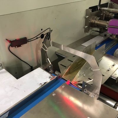 全自动 枕式保鲜膜包装机 一次性塑料袋垃圾袋装袋机日用品包装机图5
