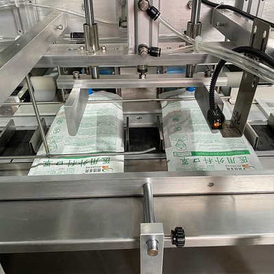给袋式包装机单双推套袋机全自动口罩手套枕式四边封包装机械设备图4