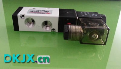 志成4C210-08电磁阀，AC220V，其它电压可订，只赚信誉。图3