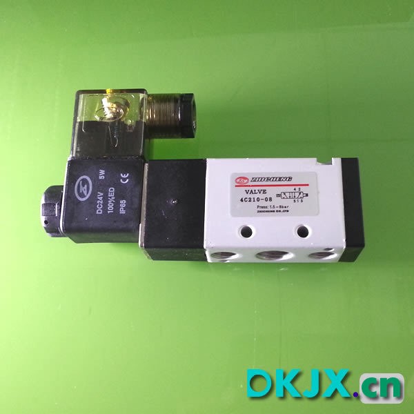 志成4C210-08电磁阀，AC220V，其它电压可订，只赚信誉。图5