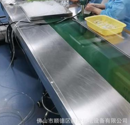 定制工业不锈钢皮带输送机化妆品打包生产线食品包装流水线厂家图3