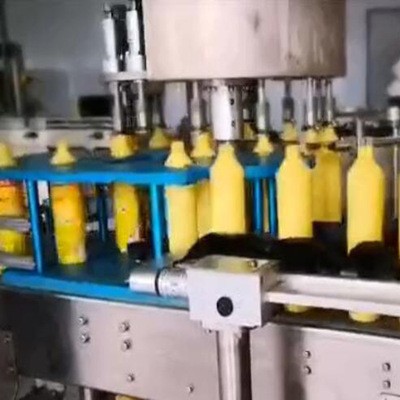直销自动贴标机 玻璃瓶圆瓶自动贴标机 洗洁精贴标机图3