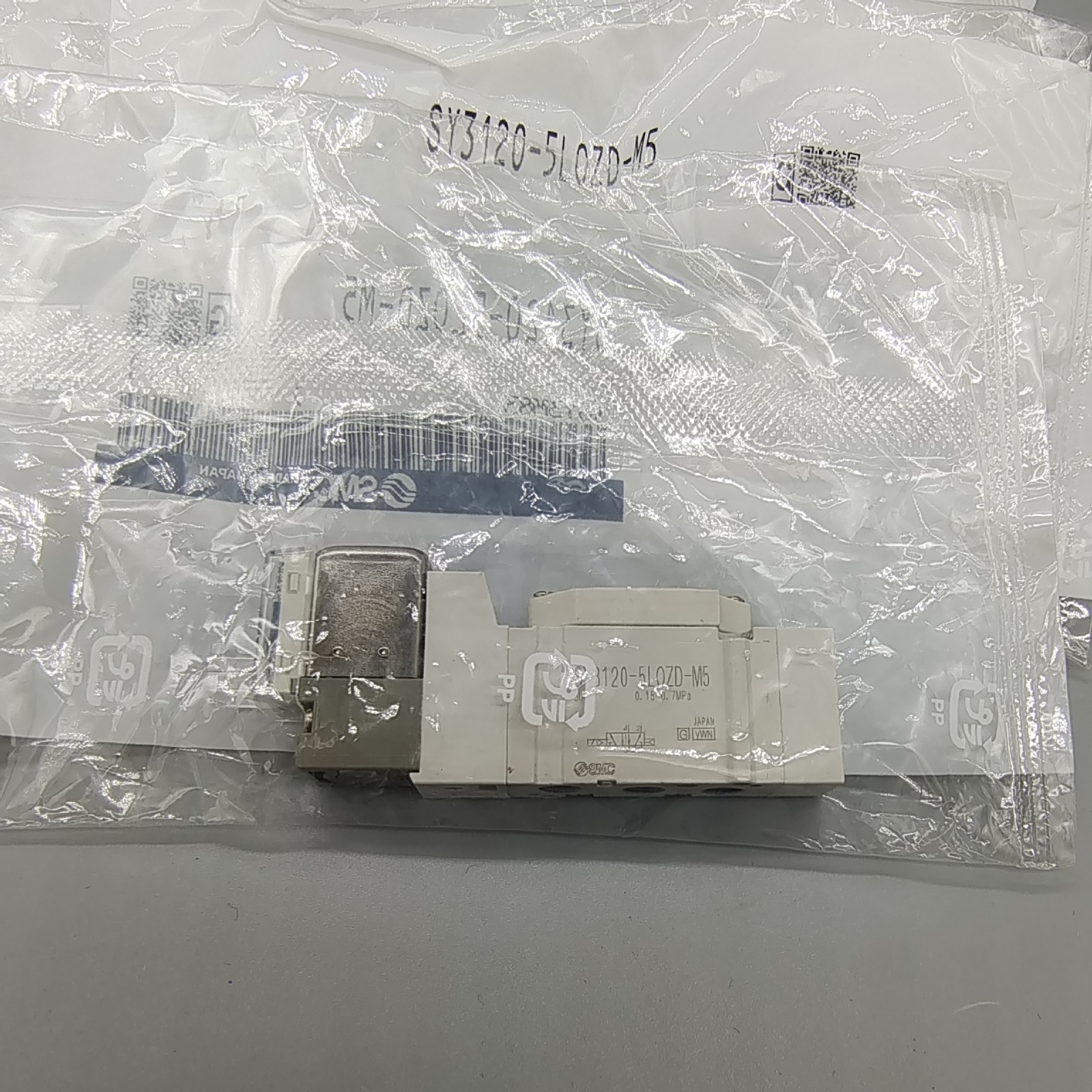 SMC电磁阀SY5120-5LZE-01全新原装图2