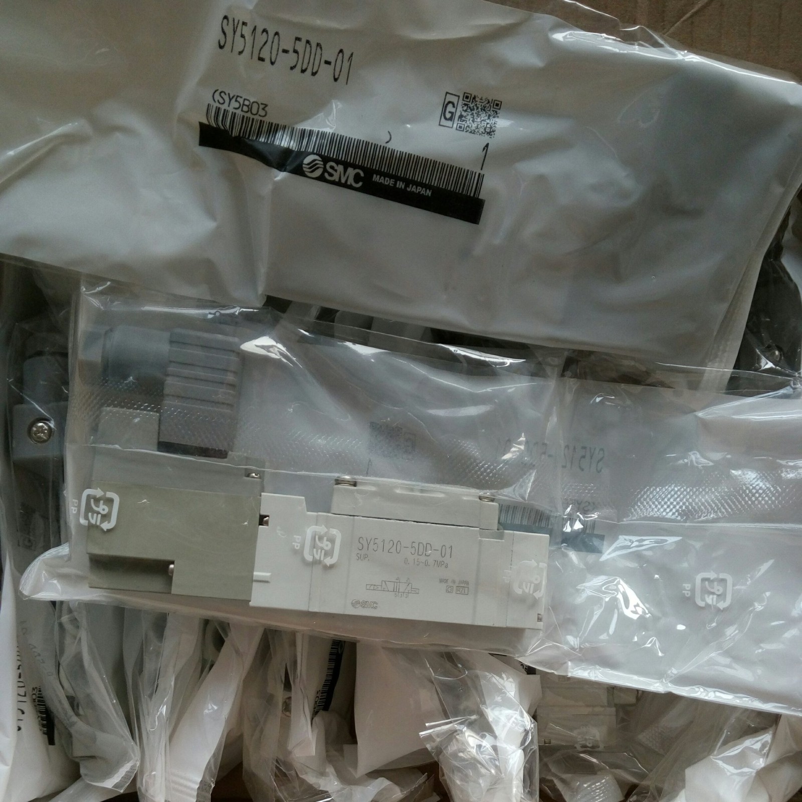 SMC电磁阀 SY5120-5DD-01 全新原装正品特价销售图4