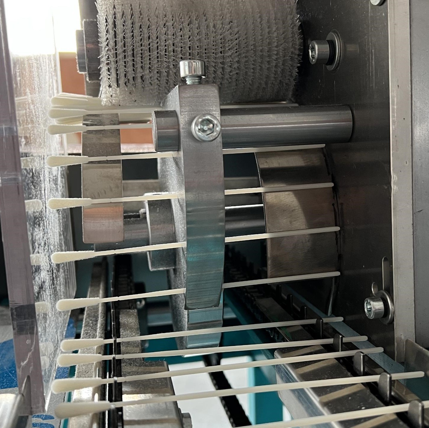 咽鼻拭子全自动上料咽鼻拭子包装机生产线打包机封口包装设备定金图3