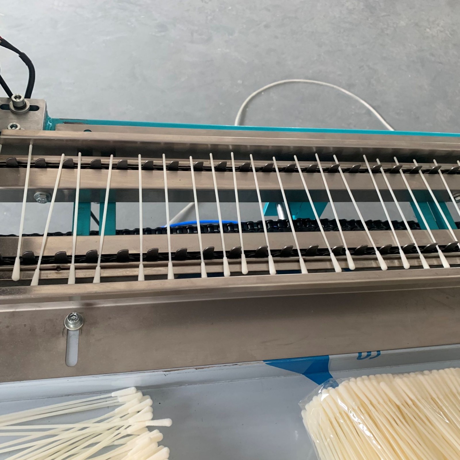 咽鼻拭子全自动上料咽鼻拭子包装机生产线打包机封口包装设备定金图4