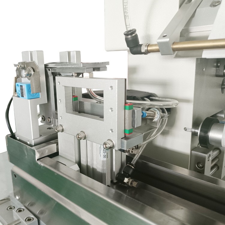 自动线束对折贴标机 软管线材充电线不干胶标签对折贴标机械设备图4