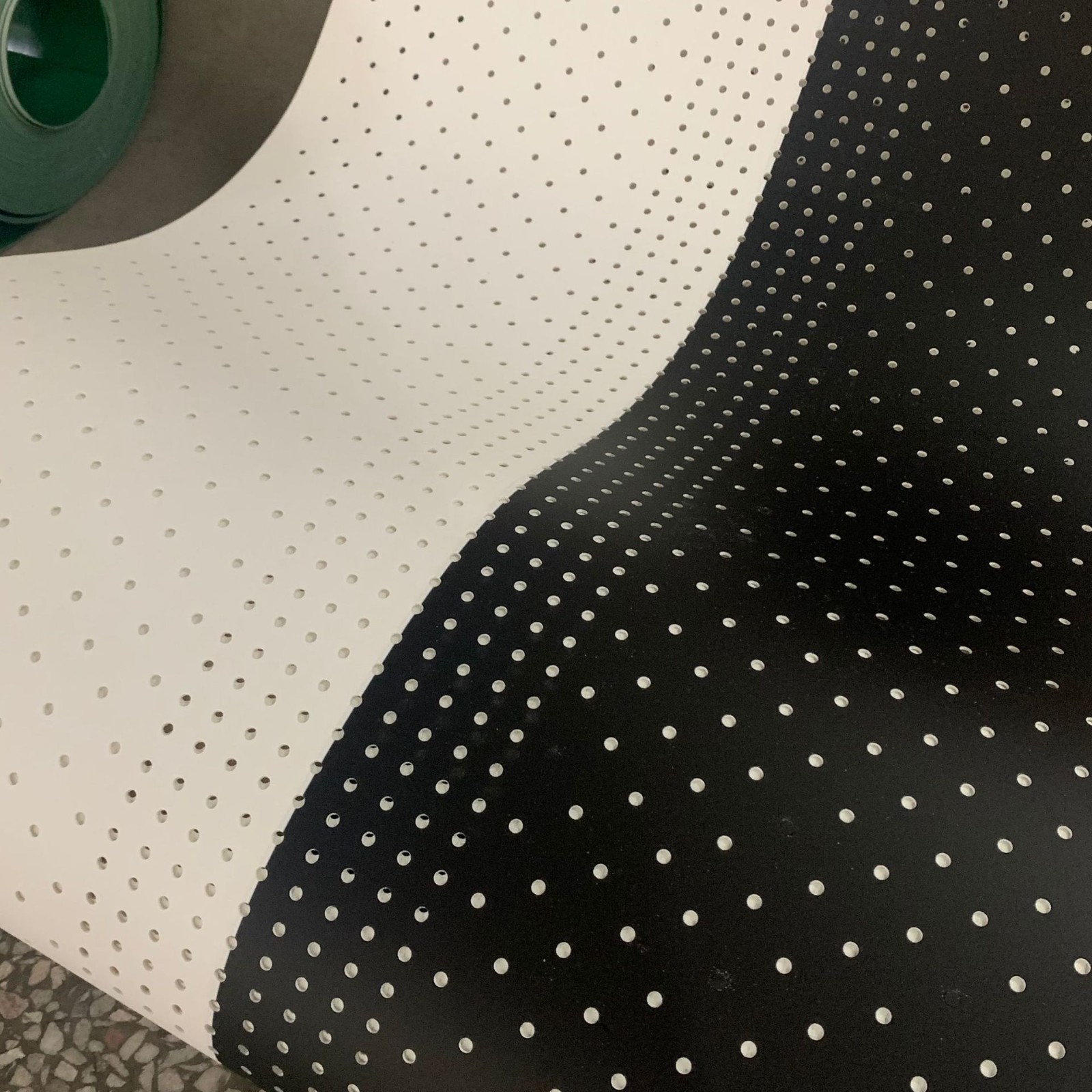 打孔吸风输送皮带激光礼盒印刷机切割机PVC视觉定位黑灰白屏传输图4