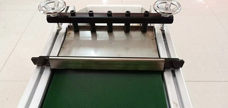 压锡箔纸小型输送机传送带元宝压塑流水线压锡纸输送带压箔纸加工图3