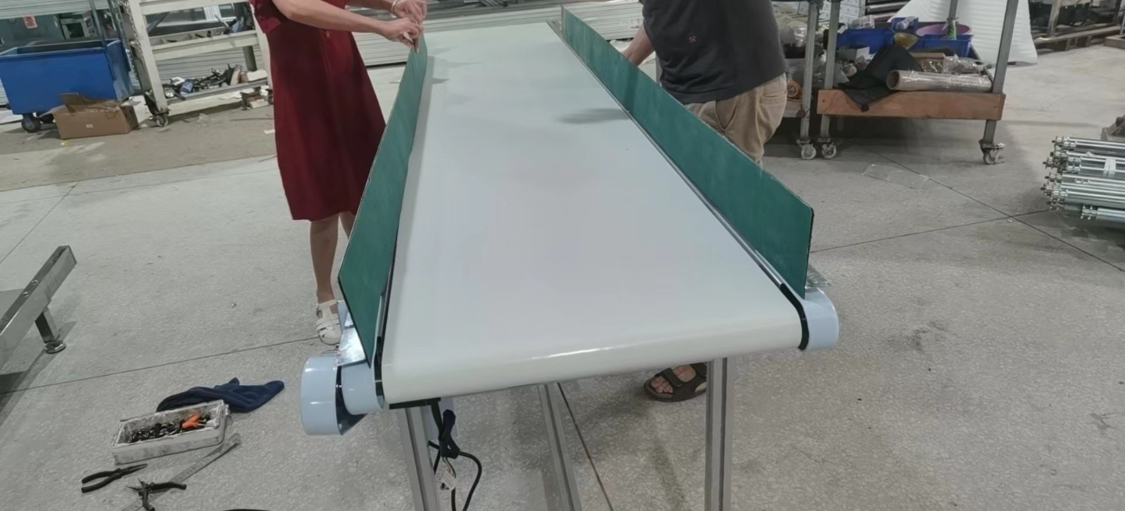小型传送机输送带陶瓷粉末输送线卸货运输机平面输送线图4