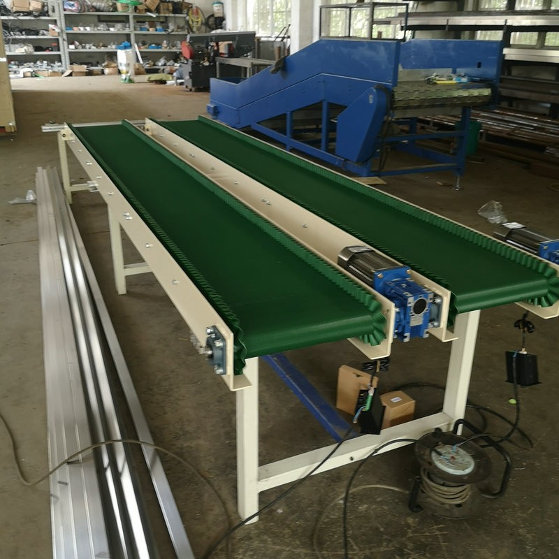 上料小型裙边皮带机 定制裙边挡板爬坡皮带输送机 提升机设备图5