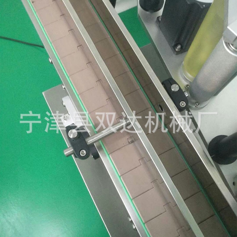 定制食品塑料平顶链板输送机移动转弯流水线饮料桶装水贴标传送带图3