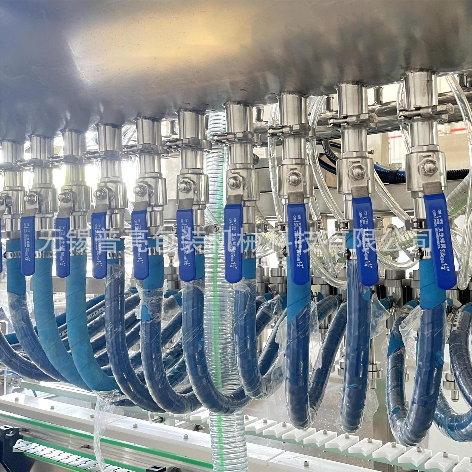 全自动食用油灌装机18头直线料酒酱油防冻液易起泡液体负压灌装机图4