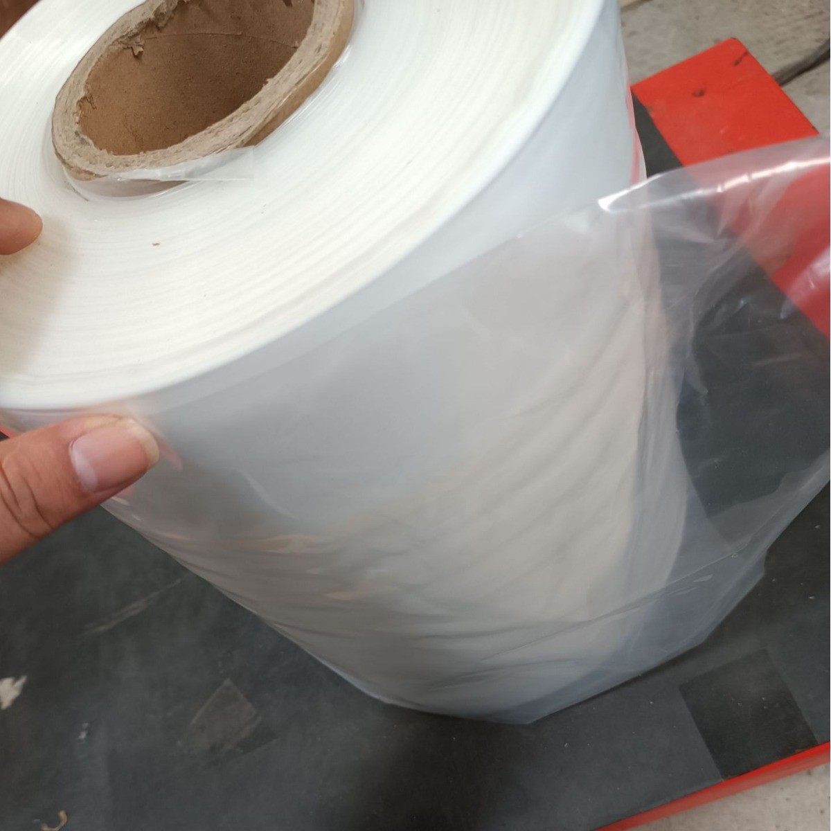 厂家直销PE卷料 聚乙烯卷膜 包装卷膜全新料吹膜厂家海量现货库存图4