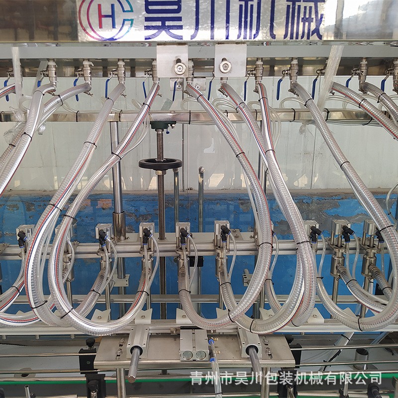 酒精消毒液全自动直线自流灌装机 白酒酱油玻璃水车用尿素灌装机图4