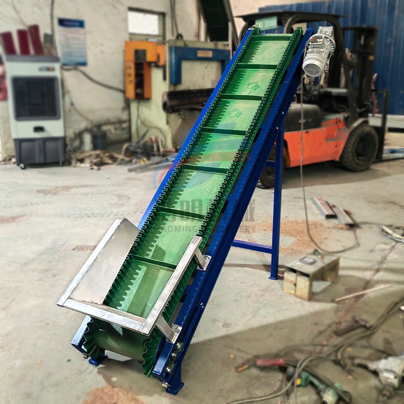 小型皮带爬坡上料机 PVC裙边格挡倾斜传送带图3